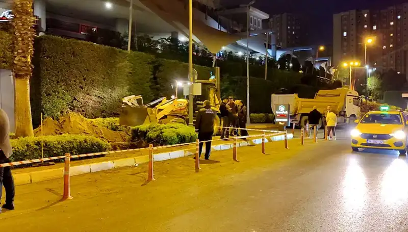 AVM Girişinde Doğalgaz Paniği: Alışveriş Keyfi Bir Anda Kayboldu