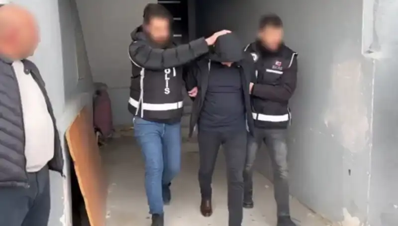 Dört İlde Dev Çete Operasyonunda Silah İle El Bombaları Ele Geçirildi