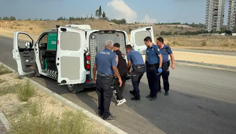 Yol Kenarında Bulunan Merak Uyandıran Ceset Olayı Gündem Oldu