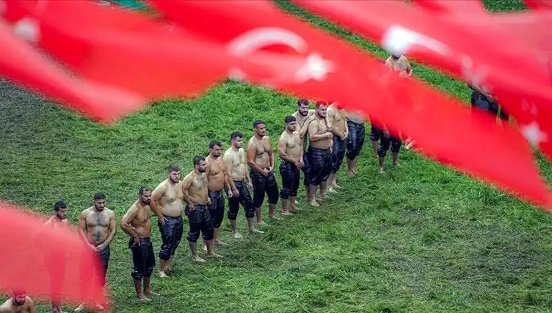 664. Tarihi Kırkpınar Yağlı Güreşleri: Başpehlivanlar Arenaya Çıkıyor