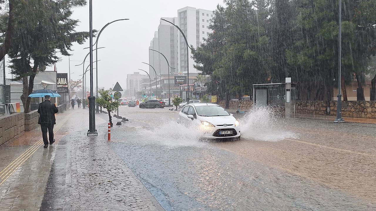 Meteoroloji 17 İli Uyardı: 'Turuncu' ve 'Sarı' Alarm!