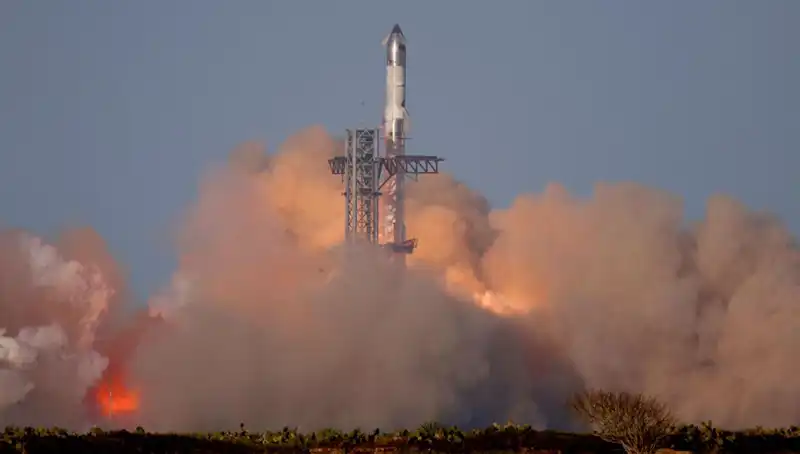 SpaceX'in Starship Roketi: Uzaya Açılan Kapının 8. Uçuş Denemesi
