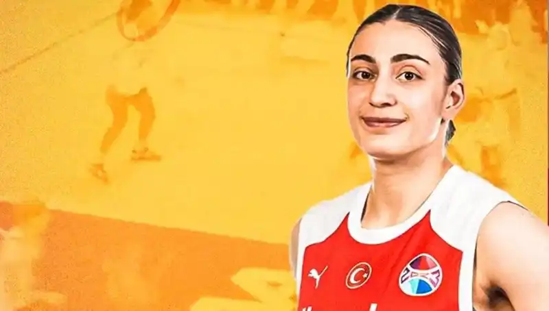 Galatasaray'dan Bomba Gelişme: Üç Yıldızla Sözleşme Uzatıldı!
