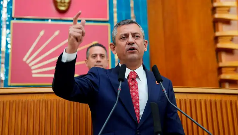 Özgür Özel’in İBB Soruşturmasına Yönelik Çarpıcı Yorumu ve Tepkileri