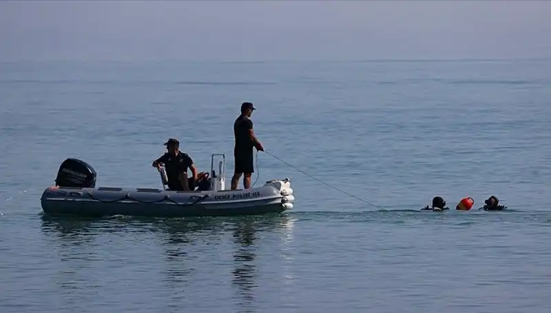 Kuşadası'nda Denizde Feci Ölüm: Serinlemek İçin Girdiği Suda Boğuldu