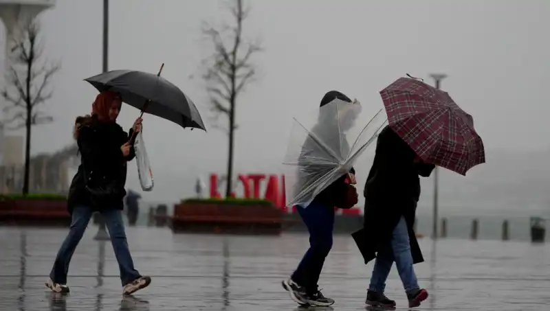 İstanbullular Dikkat! Yarın Kuvvetli Sağanak Yağış Etkili Olacak
