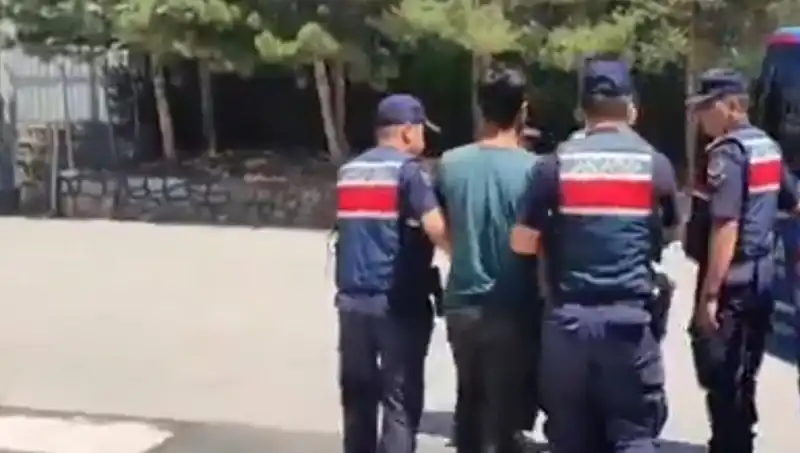 Türkiye'de DAEŞ'e Yönelik Dev Operasyon: 14 İl, 26 Gözaltı