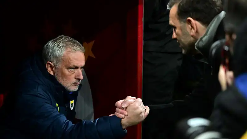 Jose Mourinho ve Okan Buruk, Derbide Üçüncü Kez Yüz Yüze Geliyor