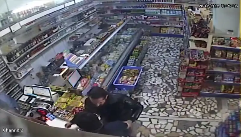 Cezaevi Firarisi Markette Dehşet Saçtı: Bıçakla Müşterilere Saldırdı!
