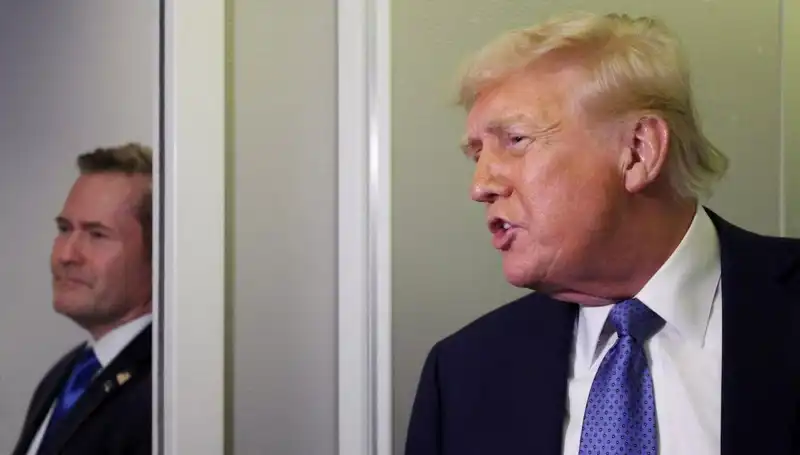 Trump’ın Şaşırtan Kararı: Mike Waltz Görevden Alındı ve Sızdırılan Planlar