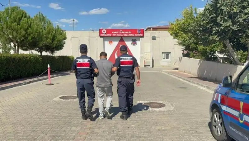 Edremit'te Tarihi Yakalama: 44 Yıl Hapis Cezasıyla Aranan Suçlu Tutuklandı