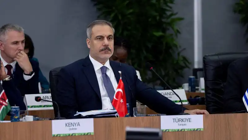 BRICS Zirvesi'nde Bakan Fidan'dan Yapay Zeka Uyarısı: Tedbir Alınmalı