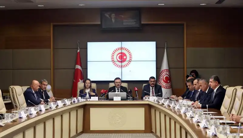 Meclis, Kartalkaya Yangın Faciasını Araştırmak İçin Toplandı: Vali Ağlıyor mu?