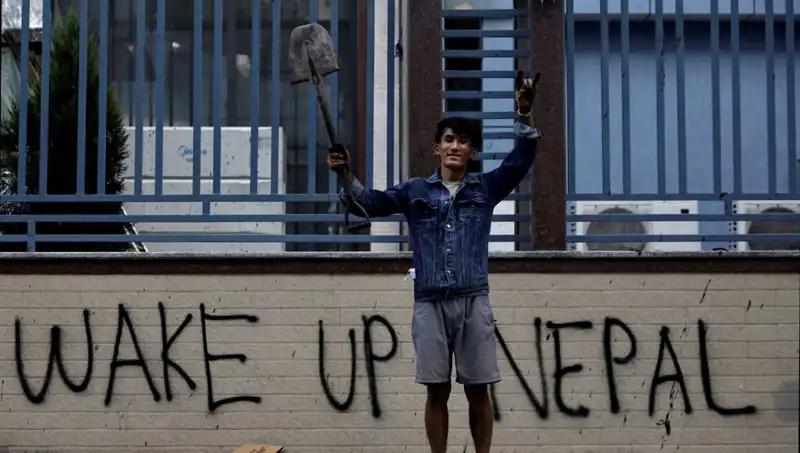 Nepal'de Z Kuşağı Rüzgarı: İlk Kadın Başbakan Geliyor!