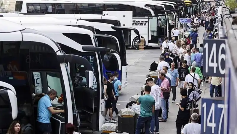 İstanbul'dan Ayrılanların Sayısı: Geçen Yıl 369 Bin 453 Kişi Şehri Terk Etti