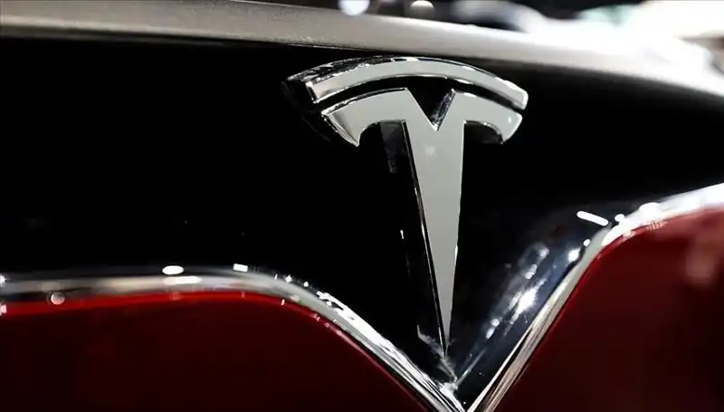 Tesla'da Karmaşa: Ucuz Model Tartışmaları ve FSD Bekleyen HW3 Sahipleri