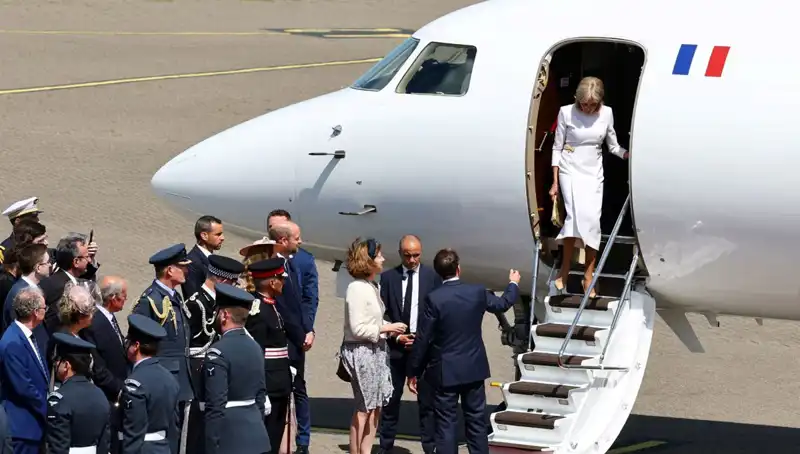 Eşi Brigitte Macron'un Elini Bıraktığı O Anın Arkasındaki Sır Ne?