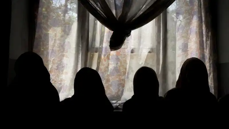 Kadın Yazarların Kitaplarına Taliban'dan Yasak: Sesleri Susturuluyor