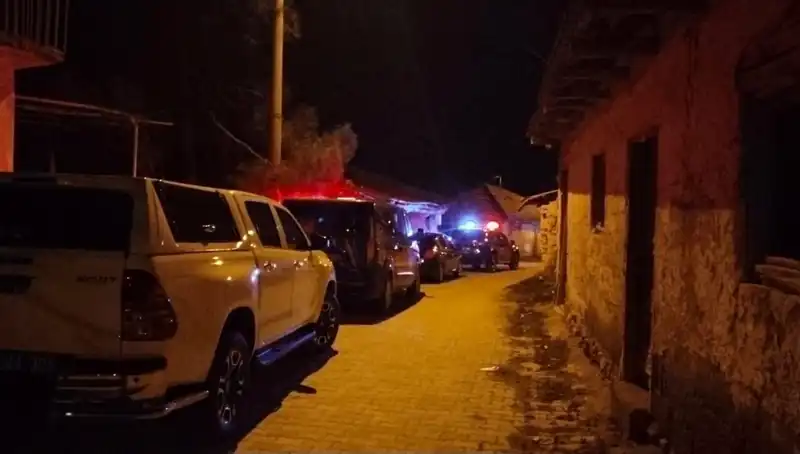 17 Yaşındaki Genç, Babasını Taşla Öldürerek Şok Edici Bir Suç İşledi
