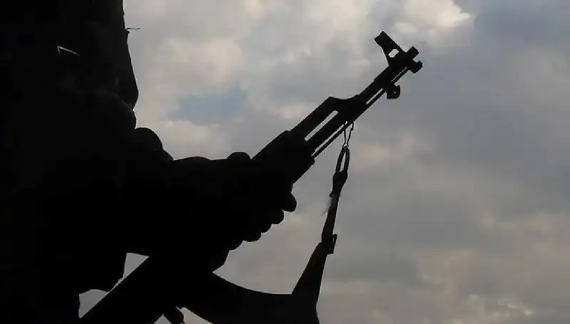 PKK, Barış Sürecine Adım Atarak Silah Bırakmaya Başladı