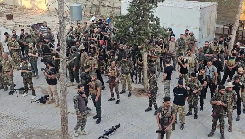 Suriye, PKK/YPG Tehditine Karşı Halep'e Askeri Sevkiyat Gerçekleştirdi