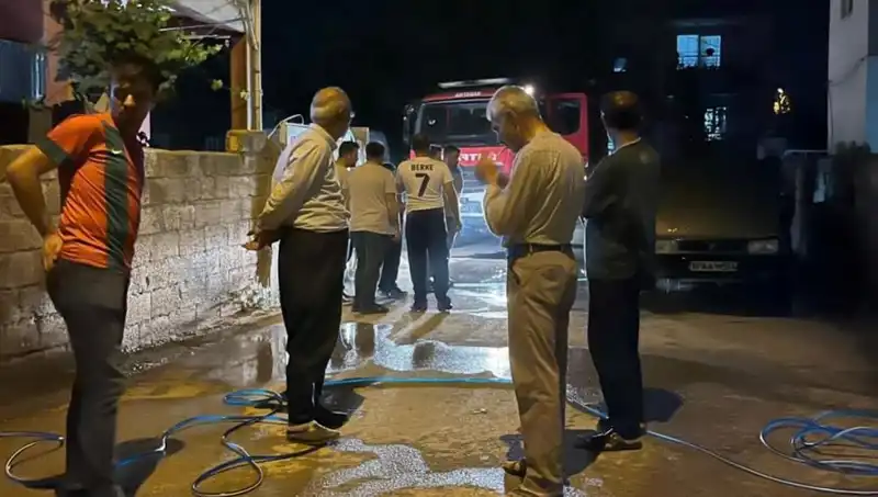 Park Halindeki Araçta Meydana Gelen Yangın Korkuttu!