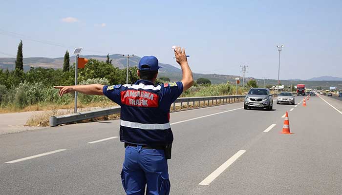 Trafikte haftalık rapor: 1 milyon 971 bin 985 araç denetlendi