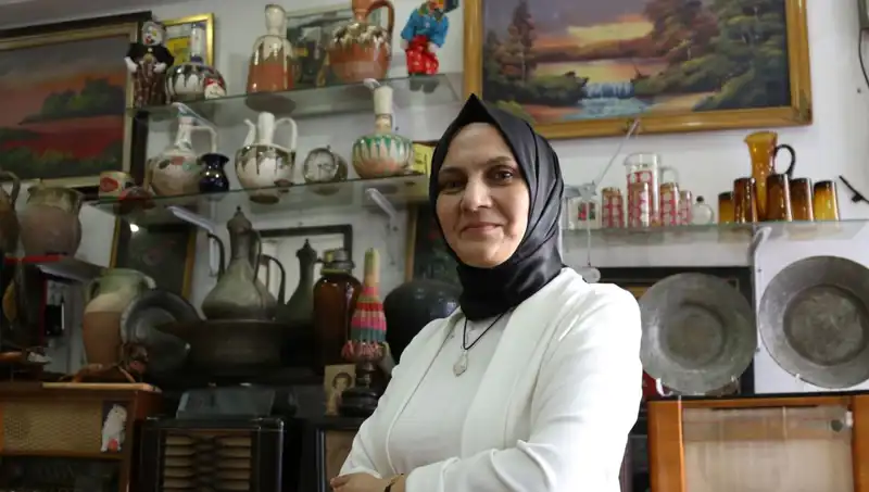 Eski Eşyaları Toplamakla Eleştirilen Kadın, Şimdi Hayallerini Gerçeğe Dönüştürüyor
