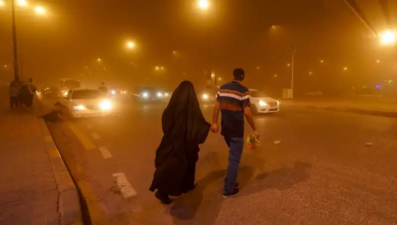 Irak’ta Kum Fırtınası: Havalimanları Kapatıldı ve Hastane Başvuruları Patladı