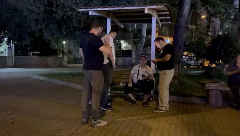 Kısmi Görme Kaybı Olan Adamın Telefonu Hırsızlar Tarafından Çalındı