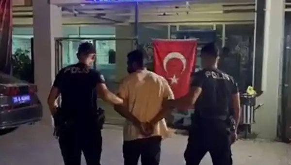 18 Yıl 9 Ay Hapis Cezasıyla Aranan Firari İzmir’de Yakalandı