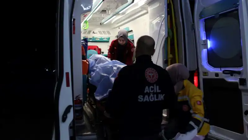 Küfürleşme Sonrası Kanlı Kavgada 5 Kişi Hastanede