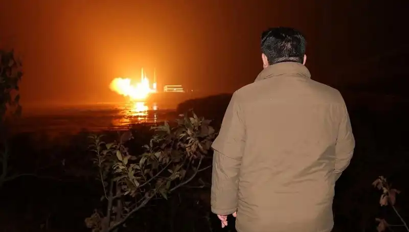 Kuzey Kore Silahlarının Bedelini Ödeyen Ülke: Amerikanlar!