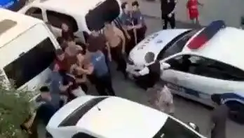 Sosyal Medya Kavgaları Sokağa Taşındı: 4 Yaralı, 2'si Polis