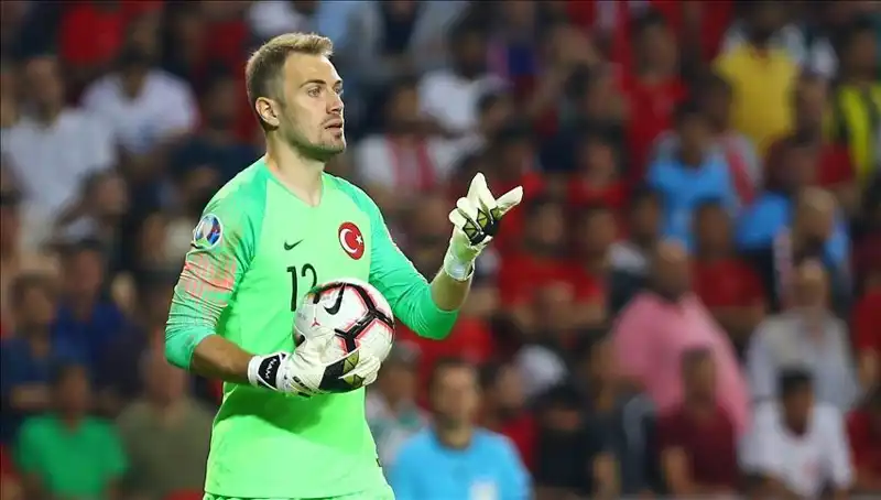 Mert Günok Futbolu Bırakacağı Yaşı Açıkladı: Taraftarları Şaşırttı