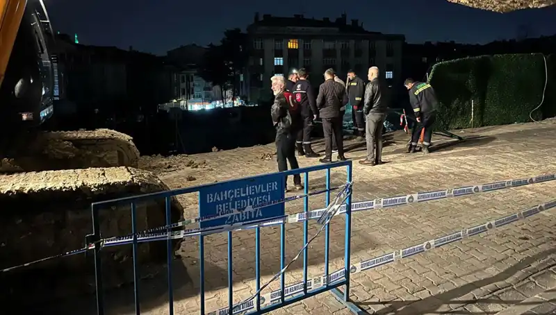 İstanbul'da İnşaat Alanında Şok Edici Yol Çökmesi Yaşandı