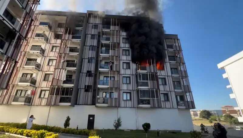 Çanakkale'de Korku Dolu Anlar: Gece Yangınla Uyanan Vatandaşların Çığlığı