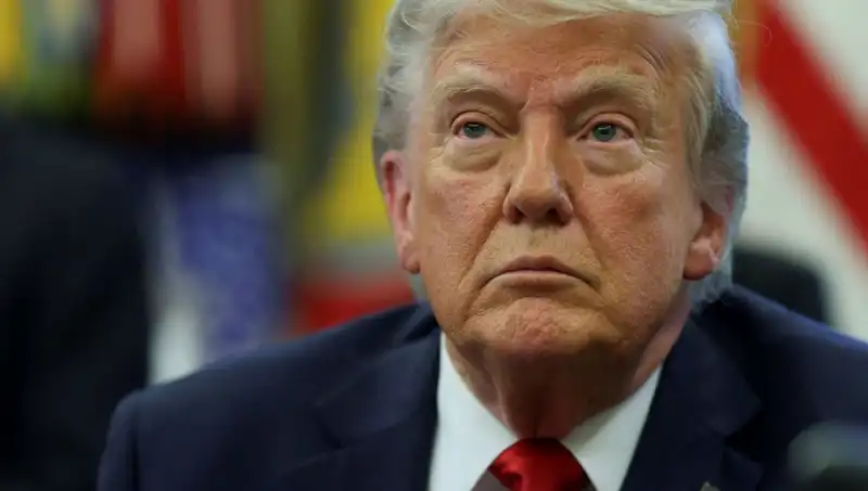 Trump’tan Çarpıcı Açıklama: “Hem Ülkeyi Hem Dünyayı Yönetiyorum”