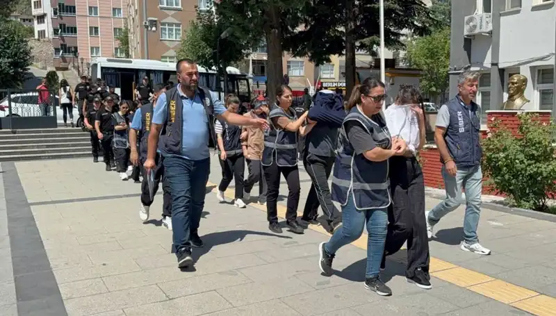 Türkiye'nin 12 İlinde Yasa Dışı Bahis Operasyonu: 21 Gözaltı ve Tutuklama