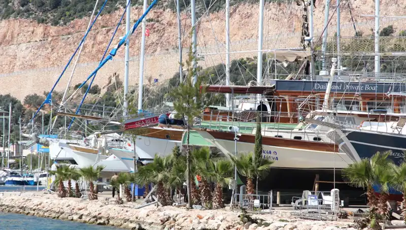 Kaş’ta Gezi Tekneleri Hizmete Girmeye Hazırlanıyor