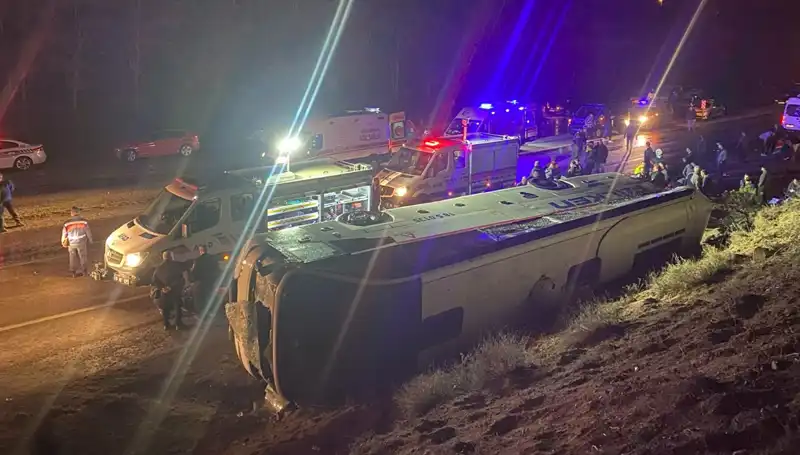 İşçi Servisi Kaza Yaptı: 23 Kişi Yaralandı, Detaylar Şok Edici