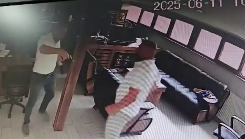 Alacak Verecek Meselesinde Kanlı Hesaplaşma: Kalfa İş Adamını Öldürdü!