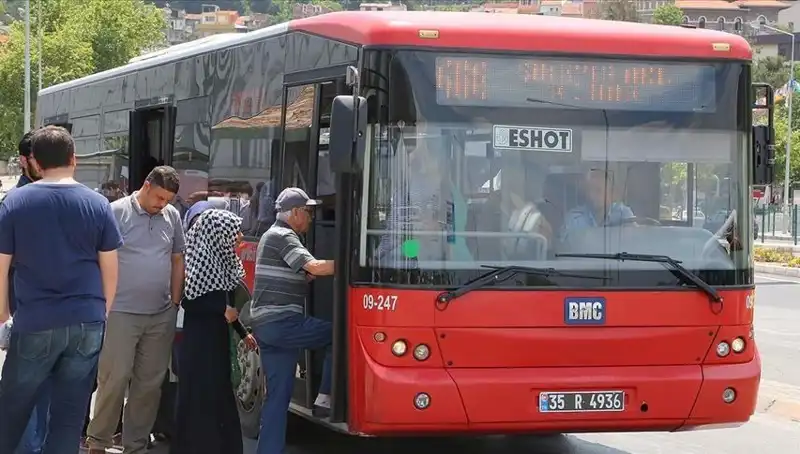 İzmir'de Öğrenci İndiriminde 30 Yaş Sınırı Ceza Oldu: Gençlere Sert Uyarı!