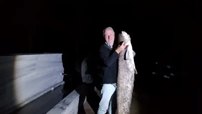 Barajda Oltasına Takılan Ağırlığı ile Şok Eden Balık Avı