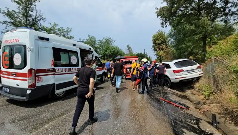 Sakarya'da Feci Kaza: 4 Çocukla Birlikte 5 Yaralı!