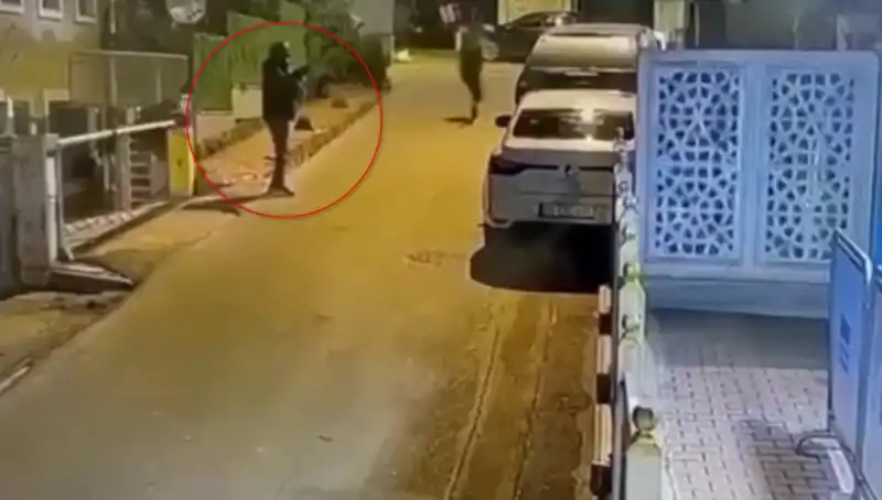 Irak Başkonsolosluğuna Yapılan Saldırı Anı Kameralara Yansıdı!