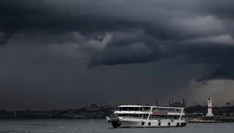 İstanbul ve Çevresinde Sağanak Yağış Alarmı: Hava Durumu Çarpıcı Değişiyor