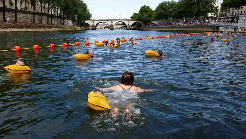 Paris’te İkonik Seine Nehri Kamuya Açıldı: Tarihi Bir Adım