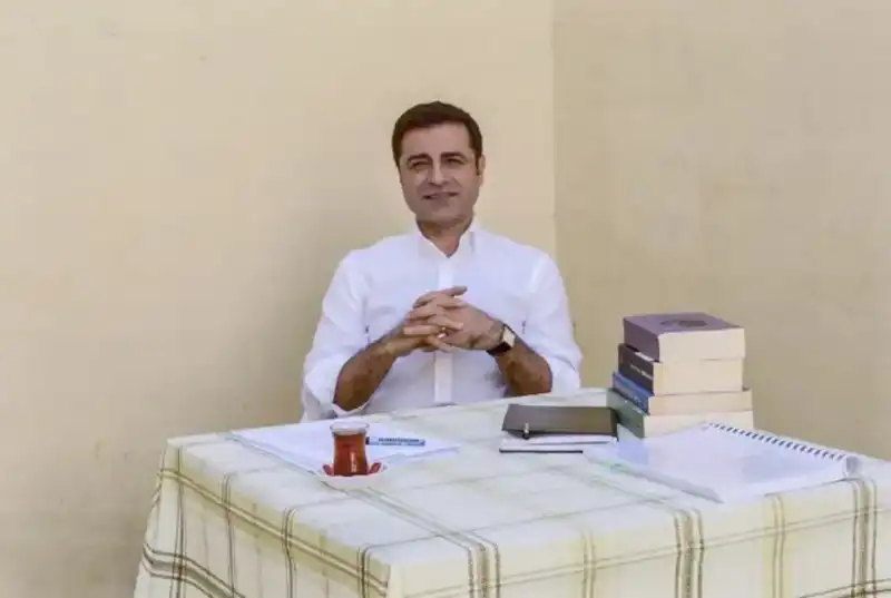 Selahattin Demirtaş İçin Yediden Fazla Yıl Hapis İstemi: Yeni Gelişmeler