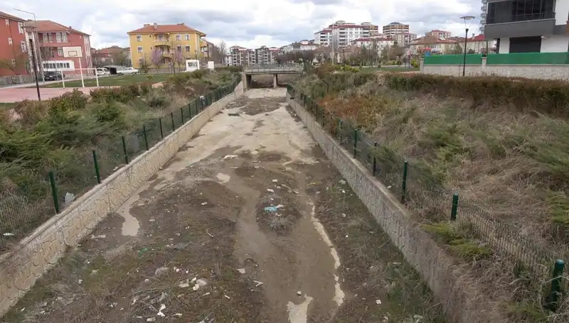 Kuraklık Kapıda: Coşkun Akan Nehirler Tehlikeye Girdi